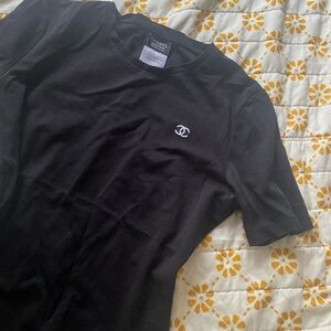 Chanel xs t shirt